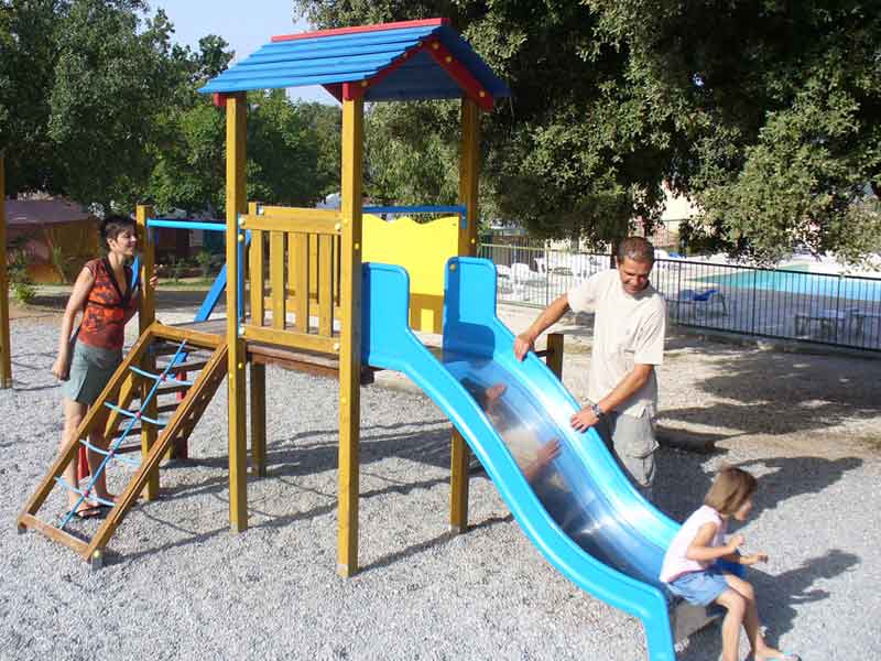 aire de jeux enfant camping luberon forcalquier